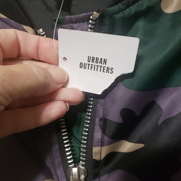 UO+ Silence & Noise NWT Sz M Rita Camo Bomber Jacket - Picture 8 of 14